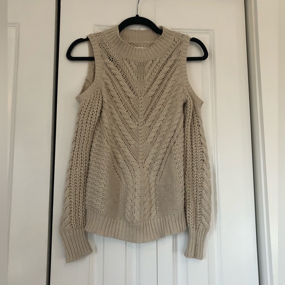 Aeropostale Cold shoulder sweater - Picture 2 of 6